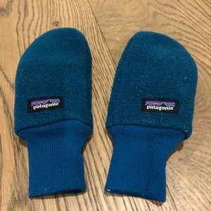 Patagonia toddler mittens